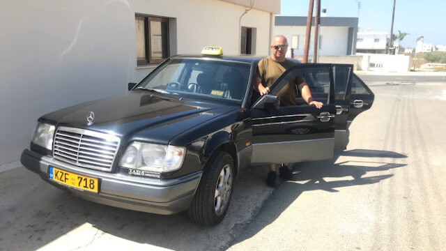 Smiley Taxi by Georgios