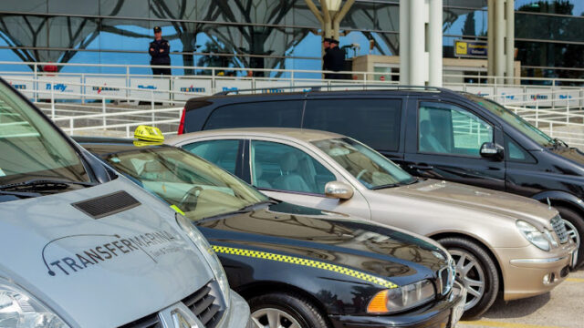 Airport Taxi Split