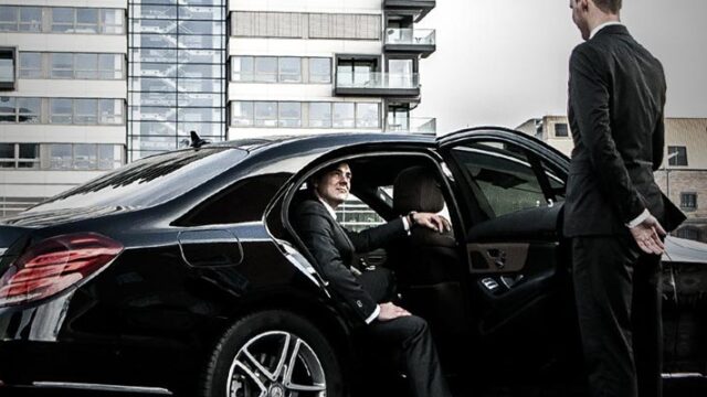 Twelve Transfers – Taxi Heathrow London Airport Gatwick Taxi