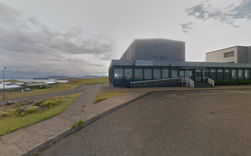 thumbnailpanoidCwtEdcmgaXr7BlIgWLif-Qcb_clientsearch.gws-prod.gpsw800h500yaw143.05554pitch0thumbfov100.jpeg