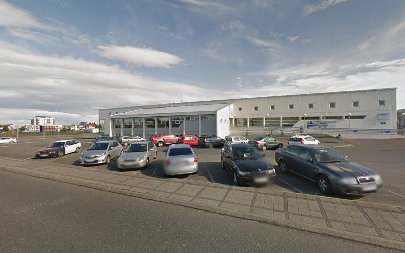 thumbnailpanoidH7hIj_Uaax6r3bB6RuA-SQcb_clientsearch.gws-prod.gpsw800h500yaw124.15556pitch0thumbfov100.jpeg