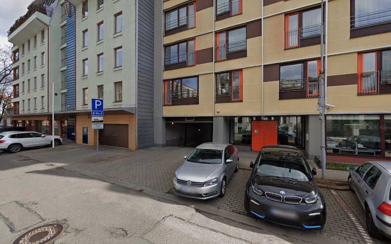thumbnailpanoidbCyJOFa9RjnOiaW0CVHFHQcb_clientsearch.gws-prod.gpsw800h500yaw116.45312pitch0thumbfov100.jpeg